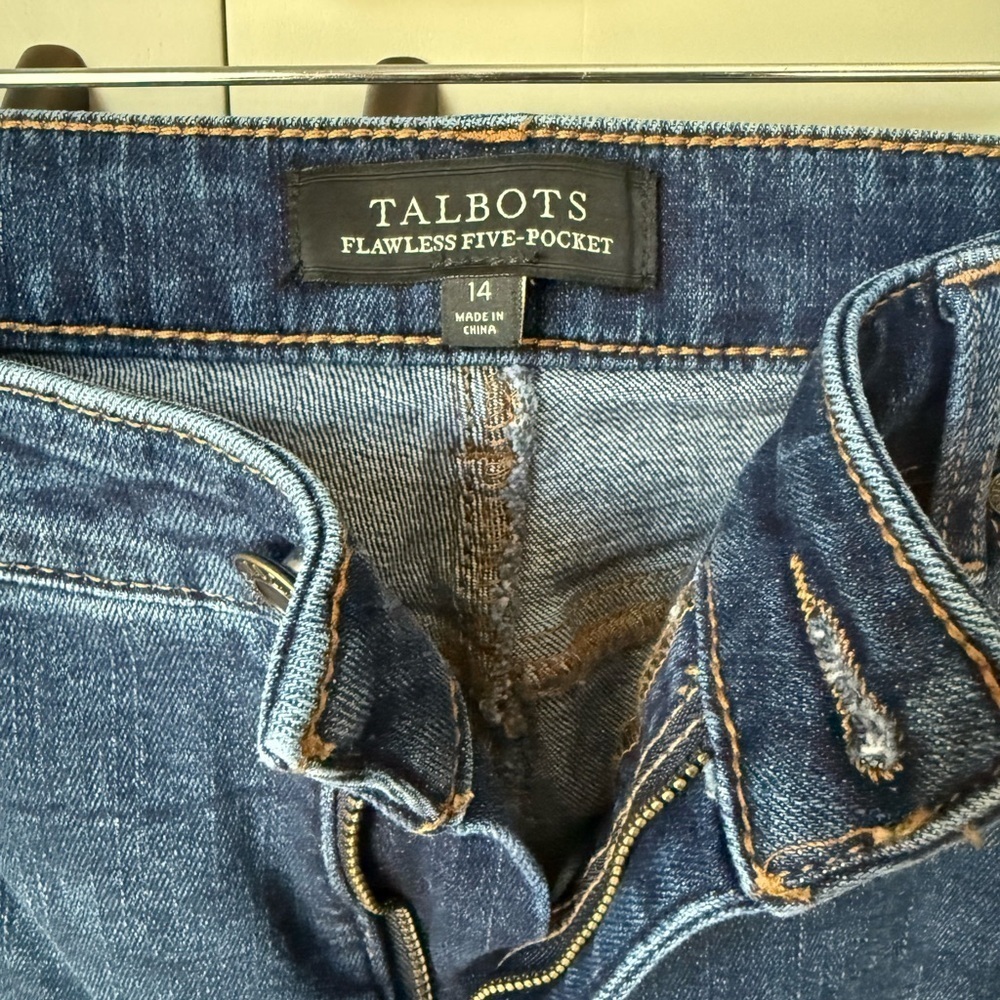NWOT Talbots Flawless 5-Pocket Blue Jeans SZ 14; Buttons at Ankles - Picture 3 of 12